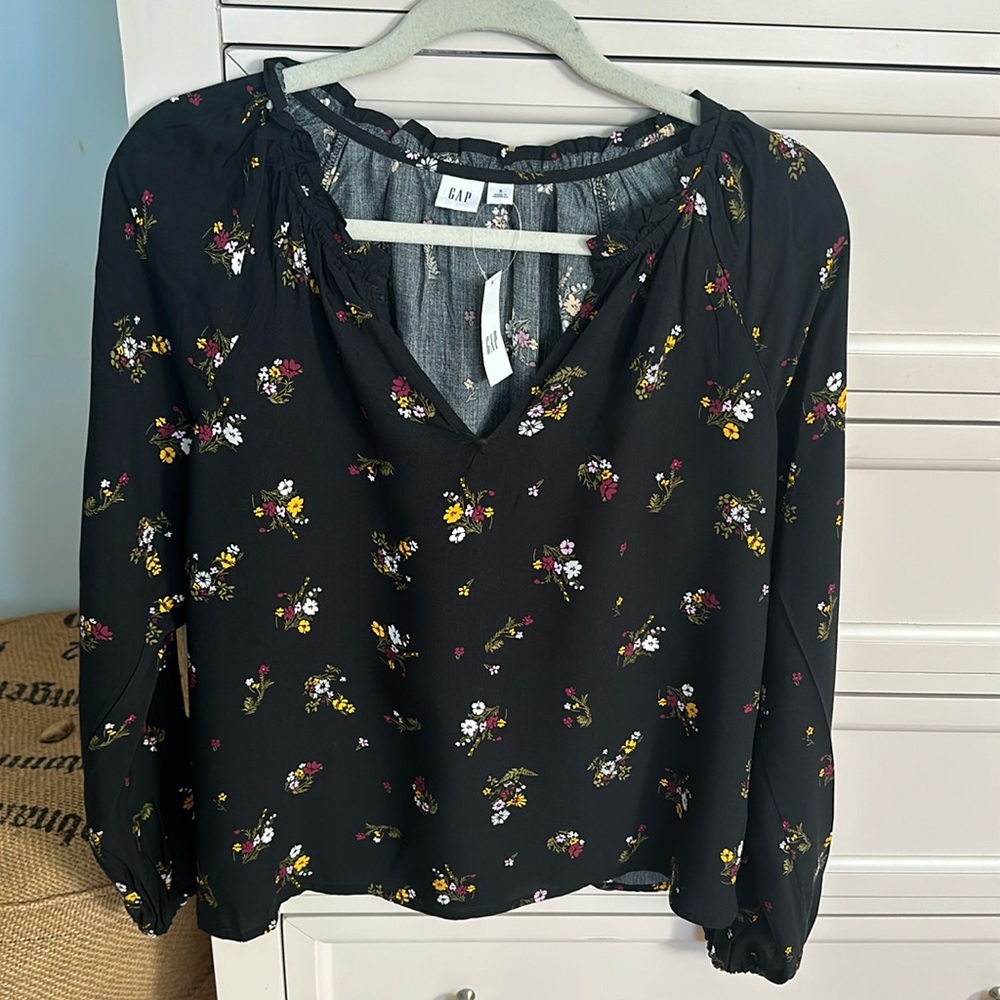 BNWT Gap black flowered blouse